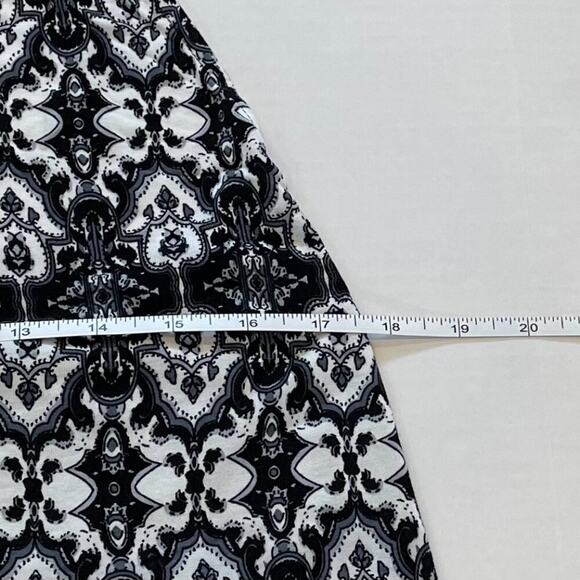 Lascana Black & White Geometric Print Keyhole Tie Halter Top, Low Back 8/10 - Picture 10 of 11